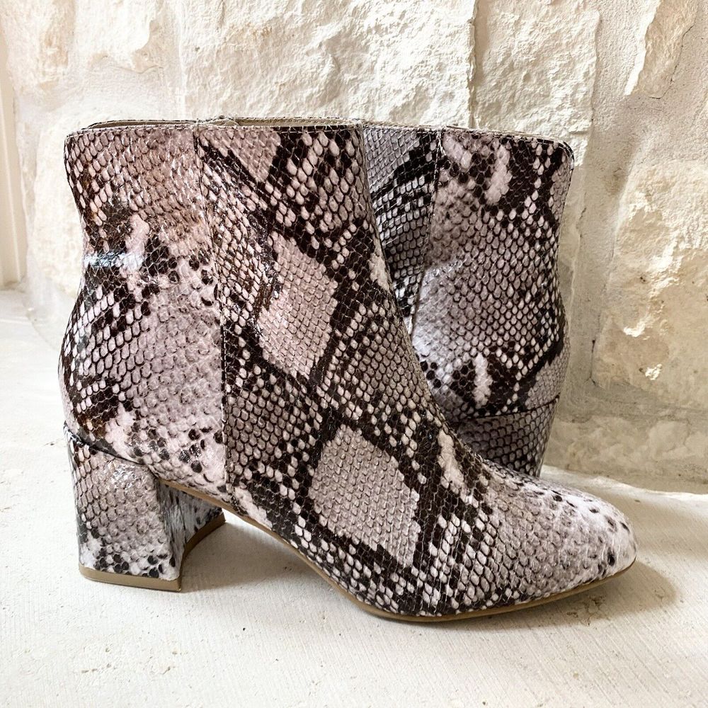 Chinese Laundry Womens Tan Black Snake Daria  Block Heel Ankle‎ Bootie 8M